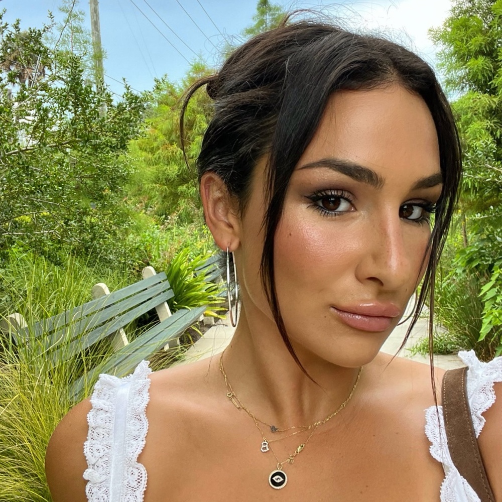 Meet your Posher, Sophia